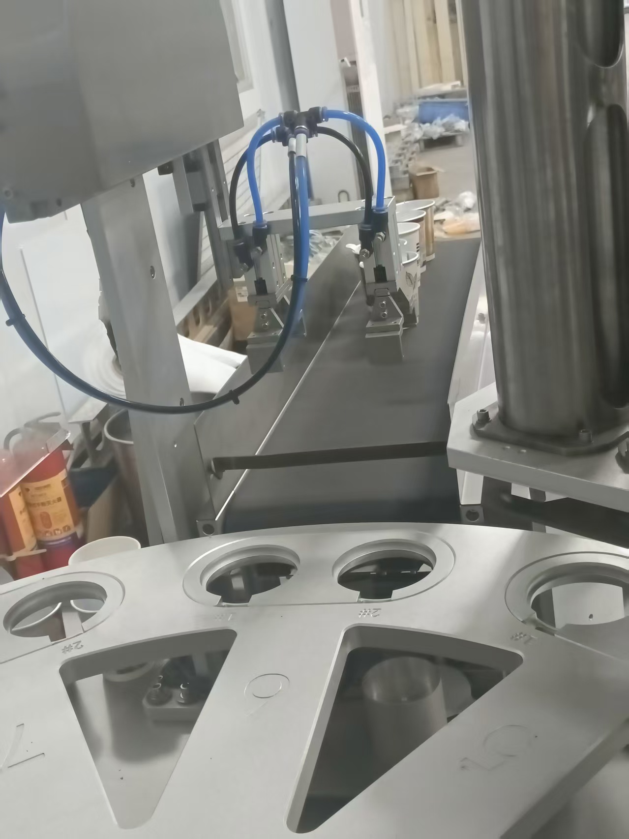 隐藏式茶杯制造机的自动高速封口技术 5